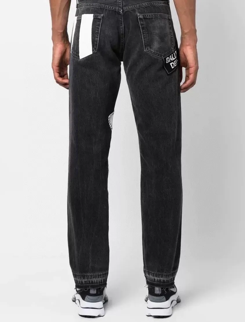 #8020 P246💰 GALLERY DEPT. Skull hand-stitched distressed distressed jeans - Original purchased and patterned to truly restore the ultimate vintage texture - Original hardware accessories, washed and other elevators, QR code analysis are all purchased from the original factory, high degree of restoration, you are welcome to compare with a certain product~ - Three-dimensional version Loose and comfortable, not picky about the figure, tall and slim, factory Seiko, original factory quality control, same style for men and women, can be matched with couples, versatile recommendation Essential jeans for all seasons Color: Distressed Black Size: S-XXL (28-36)